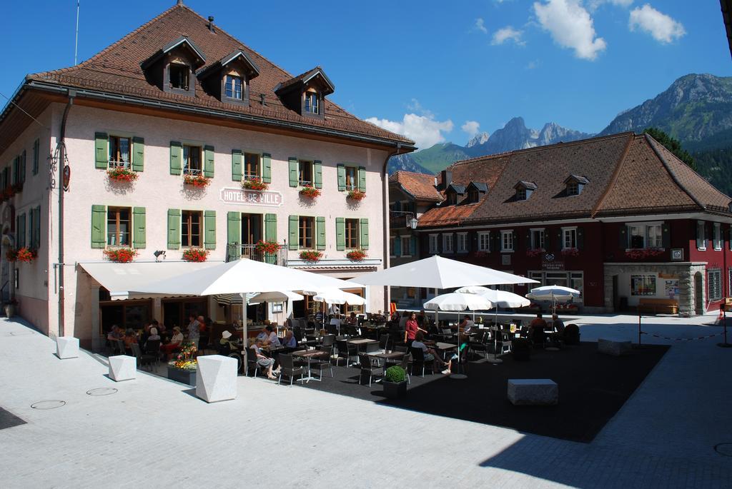 Hotel De Ville Chateau-d'Oex Exteriör bild